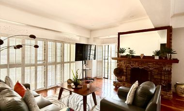 Spacious condominium unit near city parks