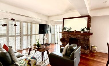 Spacious condominium unit near city parks