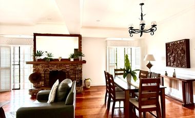 Spacious condominium unit near city parks