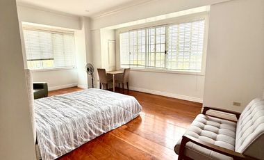 Spacious condominium unit near city parks