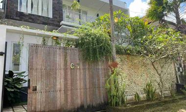 dijual villa 3 bedroom Kawasan Taman Sakura dekat hotel Ayana jimbaran Badung Bali