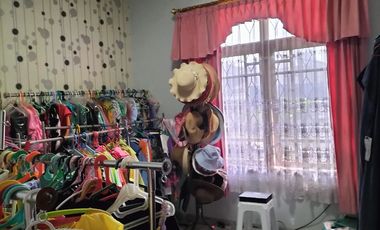 RUMAH IMPIAN 2,5 LANTAI MINIMALIS MODERN LINGKUNGAN NYAMAN SIAP HUNI DI KOMPLEK SURYA SETRA SUTAMI BANDUNG