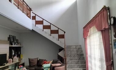 RUMAH IMPIAN 2,5 LANTAI MINIMALIS MODERN LINGKUNGAN NYAMAN SIAP HUNI DI KOMPLEK SURYA SETRA SUTAMI BANDUNG