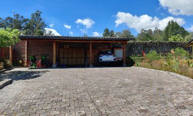 LOS CHILLOS, vendo quinta tipo Mixta, 2734m2 de terreno y 436m2 de construcción, piscina
