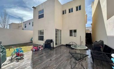 Casa en venta fraccionamiento la Sarzana cerrada Trento