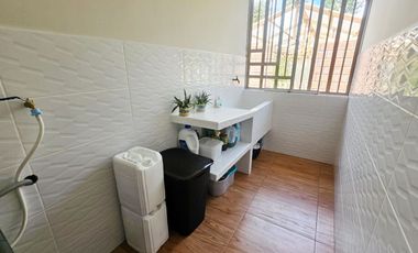 SE VENDE TERRENO CON CASA DE CAMPO EN OXAPAMPA CON VISTA Y SALIDA AL RIO CHOROBAMBA Y CON PARCELA AGRICOLA