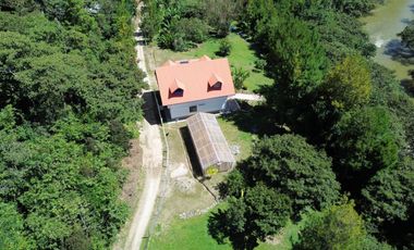 SE VENDE TERRENO CON CASA DE CAMPO EN OXAPAMPA CON VISTA Y SALIDA AL RIO CHOROBAMBA Y CON PARCELA AGRICOLA