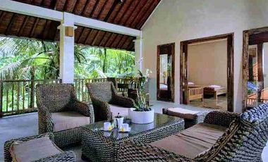 Villa Mewah Tepi Pantai Soka Tabanan 6KT SHM Lengkap