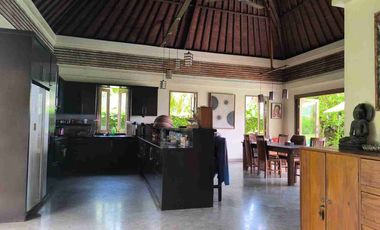 Villa Mewah Tepi Pantai Soka Tabanan 6KT SHM Lengkap