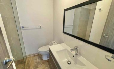 se arrienda casa de un piso