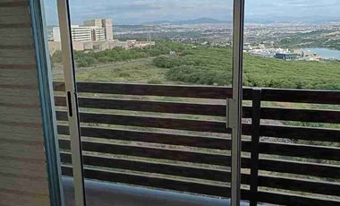 RENTA DE DEPARTAMENTO EN JURIQUILLA AMUEBLADO MODERNO CON ROOF GARDEN padre
