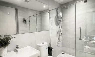 Next to Park Lane | Only 280 meters to BTS Ekkamai! For Sale: Rhythm Ekkamai Condo by AP Thailand 35.5 sq.m | High Floor (21st Floor) |