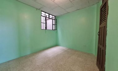 Departamento ubicado en 3er piso alto, con vista a la Av. Del Ejército y calle Colón.