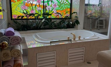 Amplia residencia en venta Jardines en la Montaña