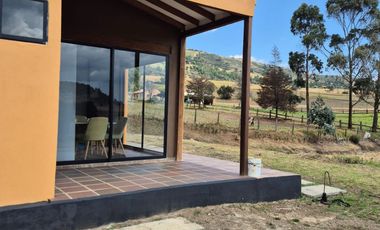 ARRIENDO HERMOSA CASA AMOBLADA CHIVATA VIA TUNJA