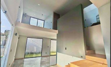 Casa en Esquina en Venta Parque México Lomas de Angelópolis, con Doble Altura y Roof Garden