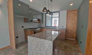 Casa en Esquina en Venta Parque México Lomas de Angelópolis, con Doble Altura y Roof Garden