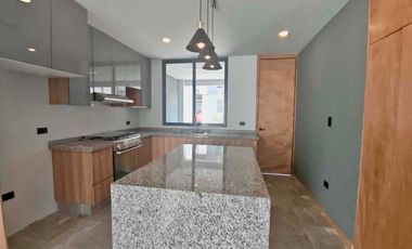 Casa en Esquina en Venta Parque México Lomas de Angelópolis, con Doble Altura y Roof Garden