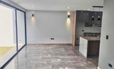 Casa en Esquina en Venta Parque México Lomas de Angelópolis, con Doble Altura y Roof Garden
