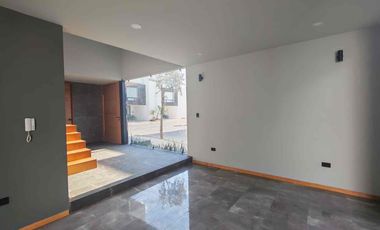 Casa en Esquina en Venta Parque México Lomas de Angelópolis, con Doble Altura y Roof Garden