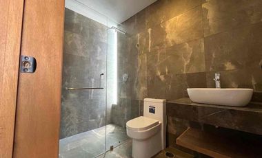 Casa en Esquina en Venta Parque México Lomas de Angelópolis, con Doble Altura y Roof Garden