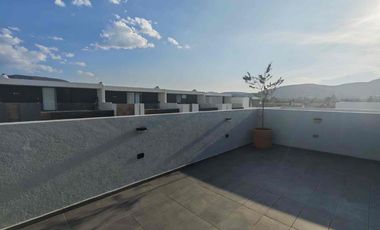 Casa en Esquina en Venta Parque México Lomas de Angelópolis, con Doble Altura y Roof Garden