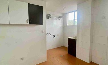 Departamento de Venta en Los Ceibos, calle abierta