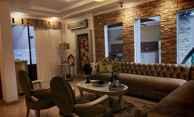 Casa amoblada de alquiler en la Urbanización Ciudad Colón, 4 dormitorios