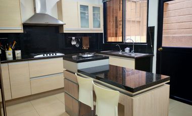 Casa amoblada de alquiler en la Urbanización Ciudad Colón, 4 dormitorios