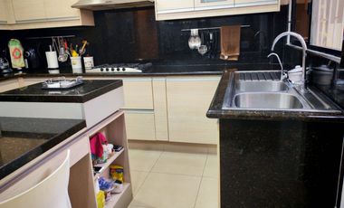 Casa amoblada de alquiler en la Urbanización Ciudad Colón, 4 dormitorios