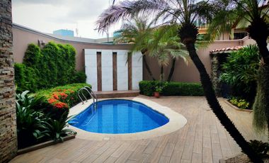 Casa amoblada de alquiler en la Urbanización Ciudad Colón, 4 dormitorios