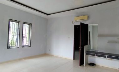 Rumah Hook 2,5 Lantai di Citra Garden 2 Ext Sudah Renovasi