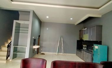 Rumah Hook 2,5 Lantai di Citra Garden 2 Ext Sudah Renovasi