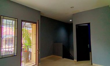 Rumah Hook 2,5 Lantai di Citra Garden 2 Ext Sudah Renovasi