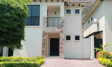 Alquilo villa en Bosques de la Costa Etapa Cimas