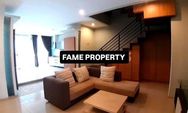 RUMAH BAGUS 3 LANTAI LINGKUNGAN NYAMAN ASRI SIAP HUNI DI CISITU DAGO BANDUNG
