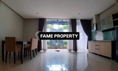 RUMAH BAGUS 3 LANTAI LINGKUNGAN NYAMAN ASRI SIAP HUNI DI CISITU DAGO BANDUNG