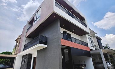 Jual Rumah Alam Sutera Flamboyan Brand New Bangunan Mandiri Cantik Lift Semi Furnish
