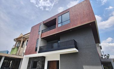 Jual Rumah Alam Sutera Flamboyan Brand New Bangunan Mandiri Cantik Lift Semi Furnish