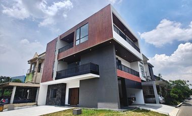 Jual Rumah Alam Sutera Flamboyan Brand New Bangunan Mandiri Cantik Lift Semi Furnish