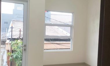 Rumah Minimalis Brand New Poris Indah Dijual Harga Murah Lokasi Bagus Tidak Banjir Cipondoh Tangerang