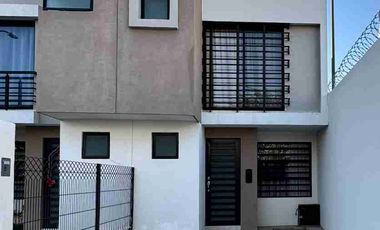 Casa AMUEBLADA en Renta Zona Sur de León Guanajuato, cerca Puerto Interior y Facultad de Medicina UG