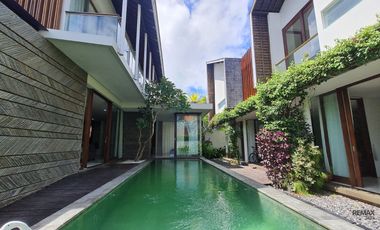 Villa Modern Tropical Dijual, di Jimbaran, Kuta Selatan Area
