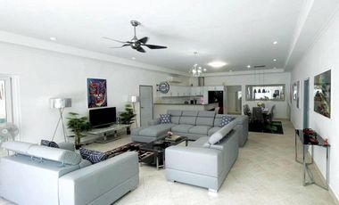 Brand New Private Beach Villa ,100 mater to Pattaya Beach ,12Bedrooms ,816 sqm.