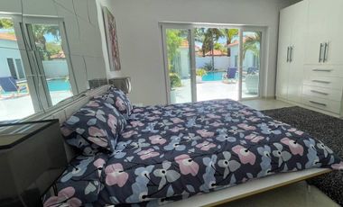 Brand New Private Beach Villa ,100 mater to Pattaya Beach ,12Bedrooms ,816 sqm.