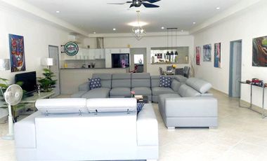 Brand New Private Beach Villa ,100 mater to Pattaya Beach ,12Bedrooms ,816 sqm.