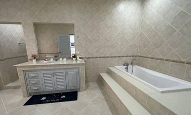 Brand New Private Beach Villa ,100 mater to Pattaya Beach ,12Bedrooms ,816 sqm.