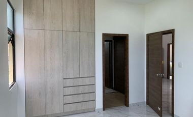 Venta de Casa Frente al Mar en Manta San Lorenzo