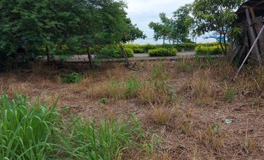 Terreno Frente al Mar en Venta en Puerto López
