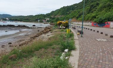 Terreno Frente al Mar en Venta en Puerto López